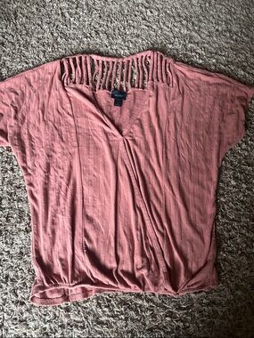 Daytrip Dusty Rose Twist-Front Short Sleeve Tee